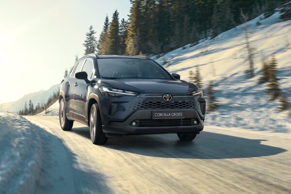 corolla-cross-11 corolla-cross-11