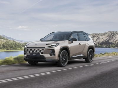 Untitled-2_0002_RAV4_014b_HEV_26